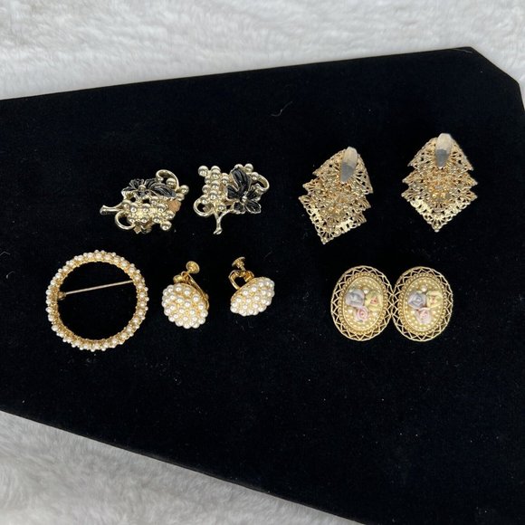 Vntg Clip On Earrings 4 Pair 1 Brooch Gold Silver Tone Dauplaise Sarah Coventry - Picture 2 of 16